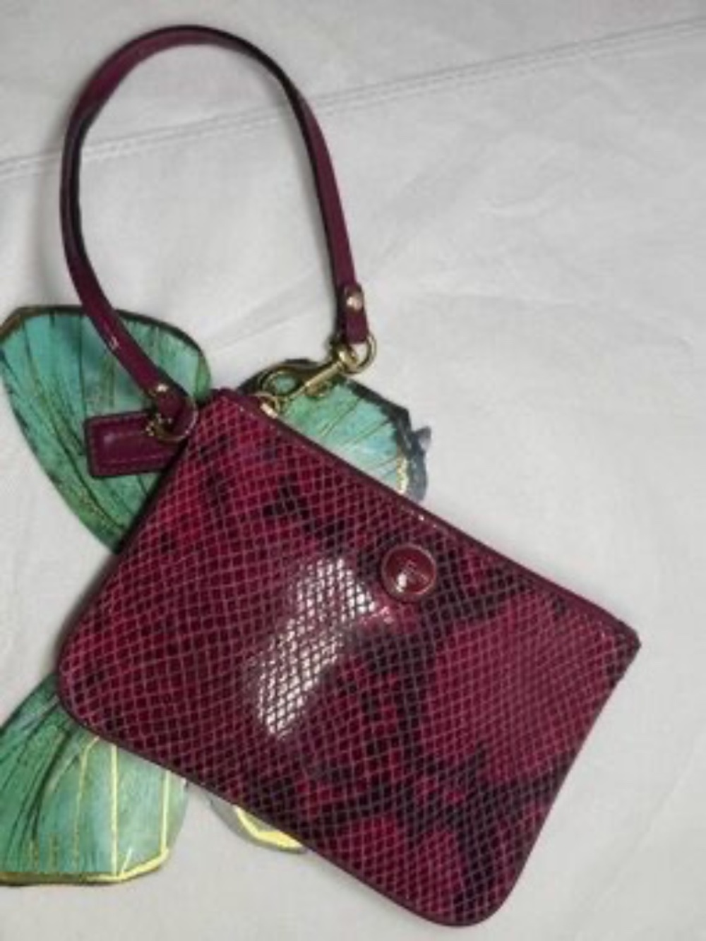 Coach Burgundy Snakeskin Embossed Wristlet Gold Hardware 6x4in - Picture 3 of 8